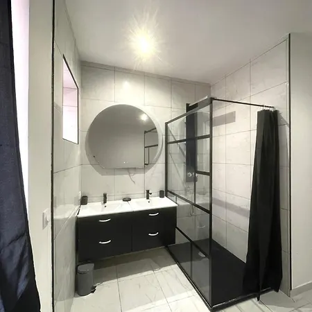 T3 Parking Gratuit * Nîmes